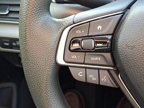 Certified 2018 Honda Accord LX image 9