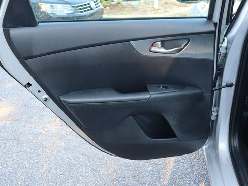 Used 2021 Kia Forte LXS FWD image 10
