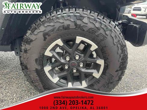Used 2025 Jeep Gladiator Rubicon w/ Convenience Group AWD/4WD image 48