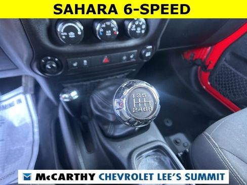 Used 2018 Jeep Wrangler Unlimited Sahara w/ Dual Top Group image 8