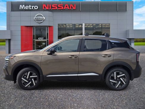 New 2026 Nissan Kicks SV w/ Cold Weather Package FWD image 3