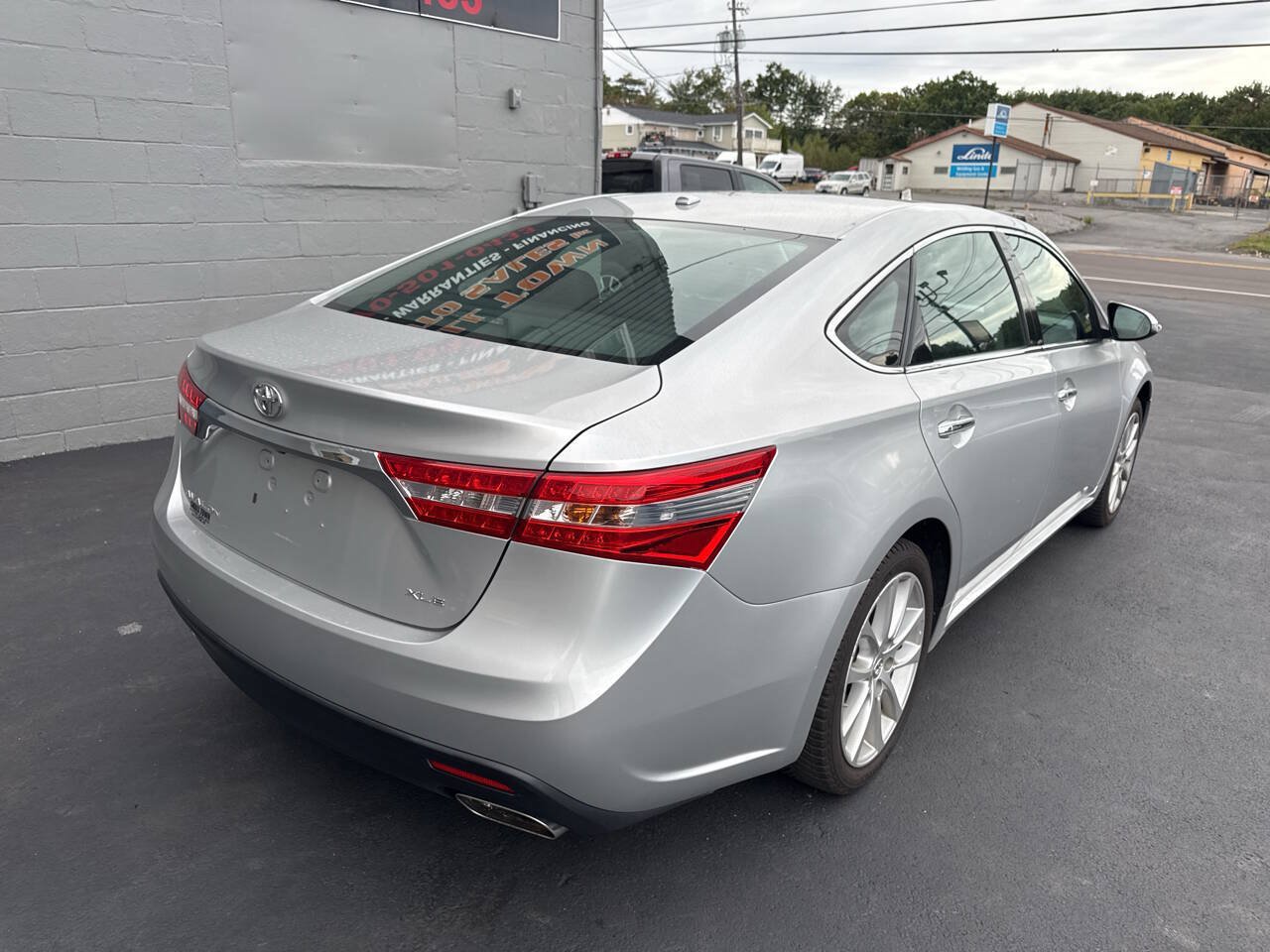 Used 2013 Toyota Avalon XLE Touring FWD image 8