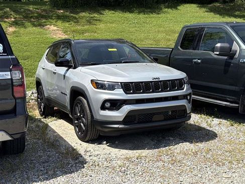 Used 2026 Jeep Compass Limited AWD/4WD image 3
