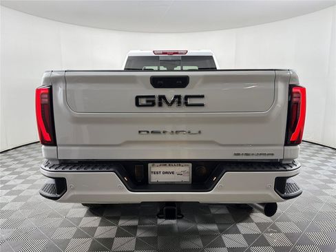 New 2026 GMC Sierra 2500 Denali Ultimate AWD/4WD image 5