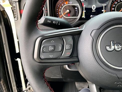 Certified 2024 Jeep Wrangler Unlimited Rubicon w/ Convenience Group image 27