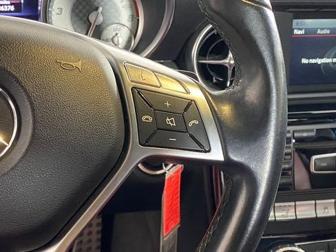 Used 2014 Mercedes-Benz SLK 350 image 25