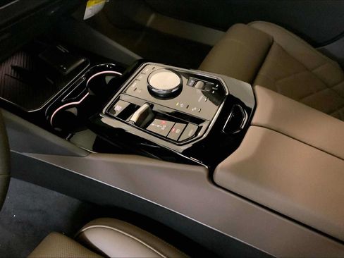 New 2026 BMW 530i xDrive w/ Premium Package AWD/4WD image 7