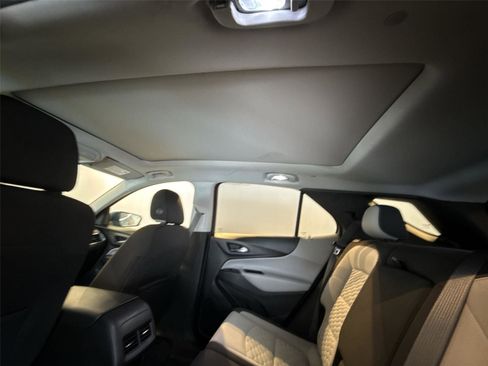 Used 2021 Chevrolet Equinox LT image 16