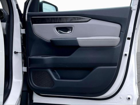 Used 2025 Honda Pilot Elite image 24