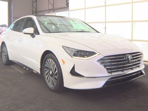 Used 2023 Hyundai Sonata Limited w/ Cargo Package FWD image 2