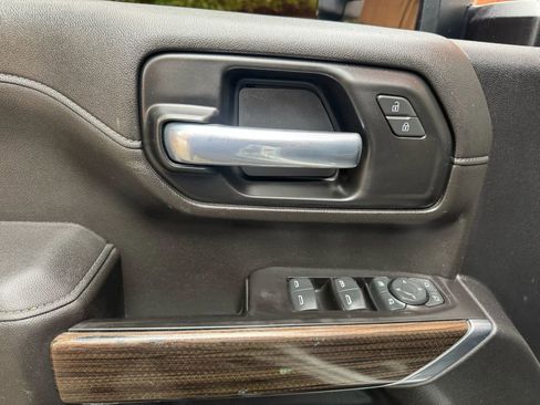 Used 2021 Chevrolet Silverado 2500 LT w/ Convenience Package image 16