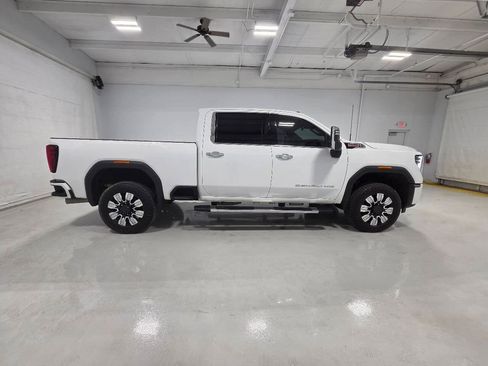 Used 2024 GMC Sierra 2500 Denali w/ Denali Reserve Package AWD/4WD image 9