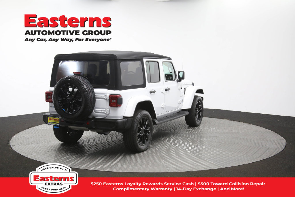 Used 2022 Jeep Wrangler Unlimited Sahara w/ Cold Weather Group AWD/4WD image 42