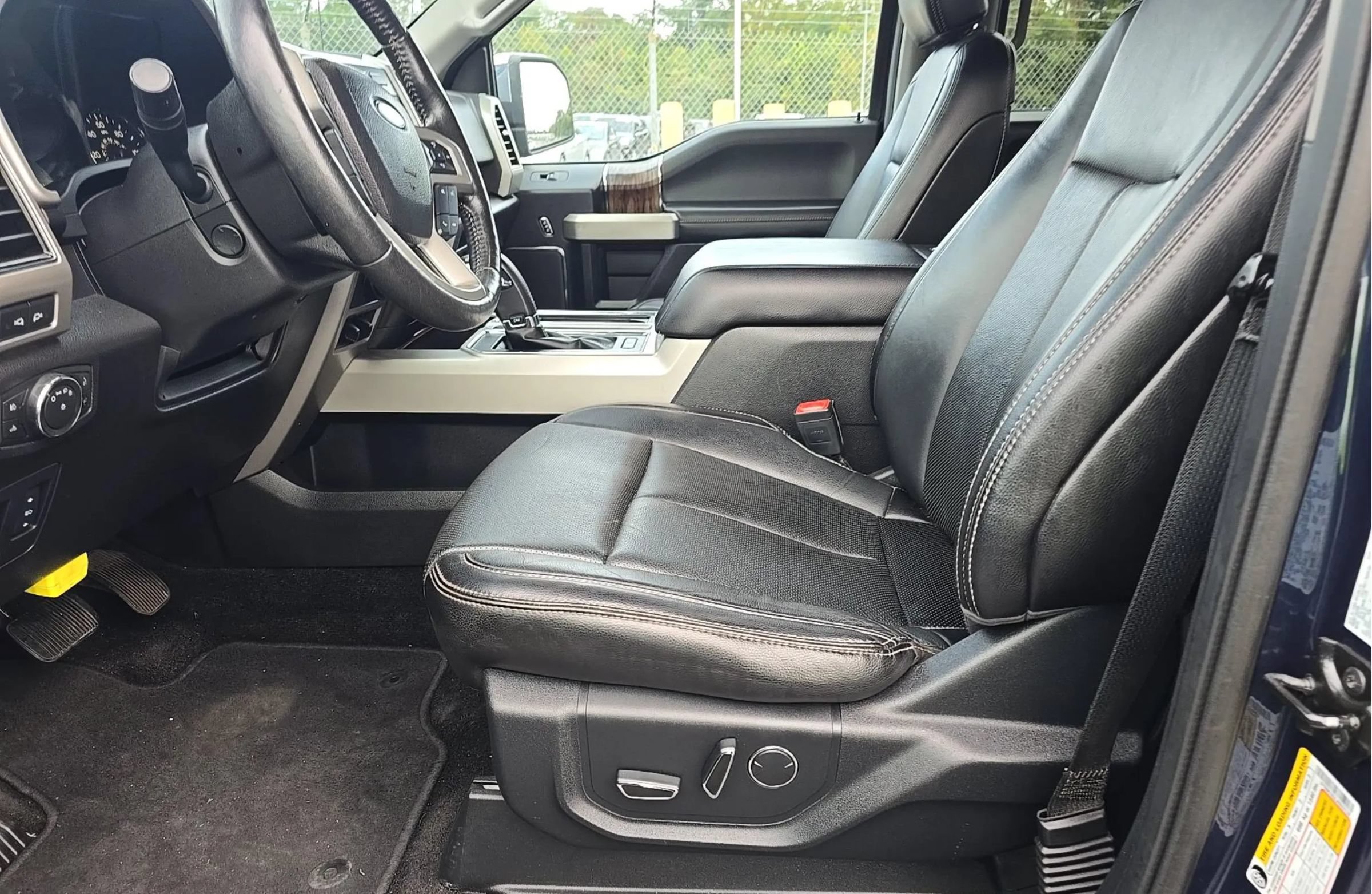 Used 2018 Ford F150 Lariat w/ Equipment Group 502A Luxury AWD/4WD image 12
