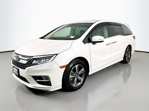 Used 2018 Honda Odyssey Touring image 3