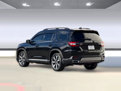 Used 2023 Honda Pilot Elite image 3