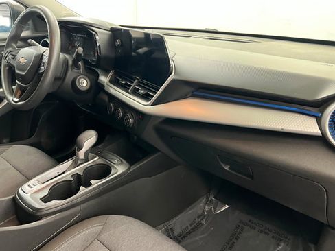 Used 2024 Chevrolet Trax LS FWD image 24