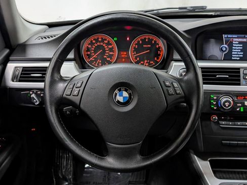 Used 2011 BMW 335i xDrive Sedan AWD/4WD image 30