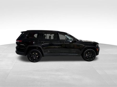 Used 2023 Jeep Grand Cherokee L Limited w/ Black Appearance Package image 7