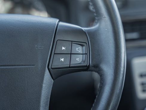 Used 2008 Volvo V70 image 23