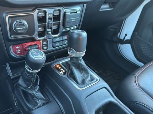 Used 2024 Jeep Wrangler Unlimited Rubicon w/ XTREMEE 35" Tire Package image 14