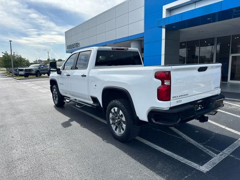 Used 2025 Chevrolet Silverado 2500 Custom w/ Custom Value Package AWD/4WD image 4