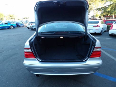 Used 2001 Mercedes-Benz CLK 320 Coupe image 11