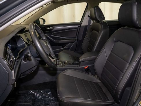 Used 2024 Volkswagen Jetta SE image 10