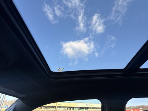 Used 2022 RAM 1500 Laramie image 29