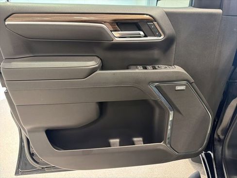 Used 2022 Chevrolet Silverado 1500 LT Trail Boss w/ Convenience Package II image 18