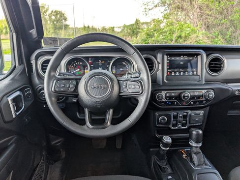 Used 2023 Jeep Wrangler Unlimited w/ Safety Group AWD/4WD image 31
