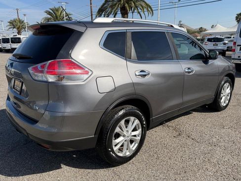 Used 2016 Nissan Rogue SV image 6