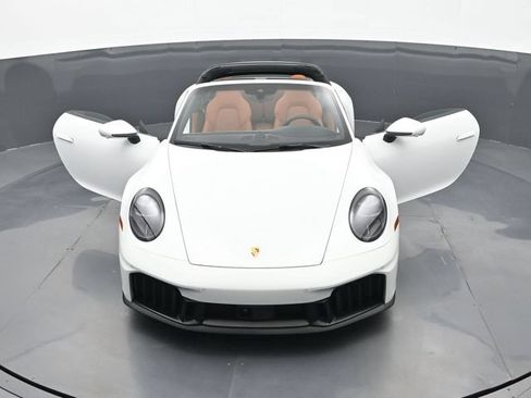 Certified 2026 Porsche 911 Targa 4 GTS AWD/4WD image 29