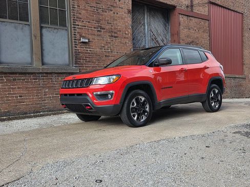 Used 2018 Jeep Compass Trailhawk w/ Navigation Group image 18