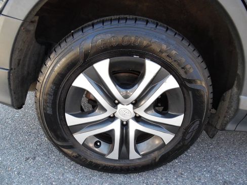 Used 2017 Toyota RAV4 LE image 21