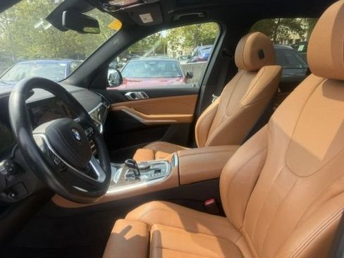 Used 2022 BMW X5 xDrive40i w/ Premium Package AWD/4WD image 3