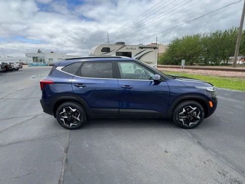 Used 2024 Kia Seltos EX AWD/4WD image 9
