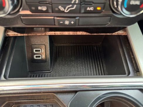 Used 2019 Ford F350 Lariat image 37