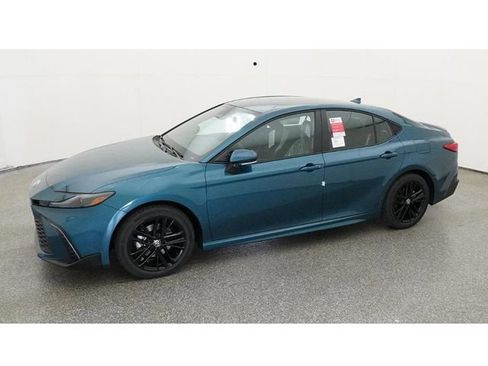 New 2026 Toyota Camry SE image 2