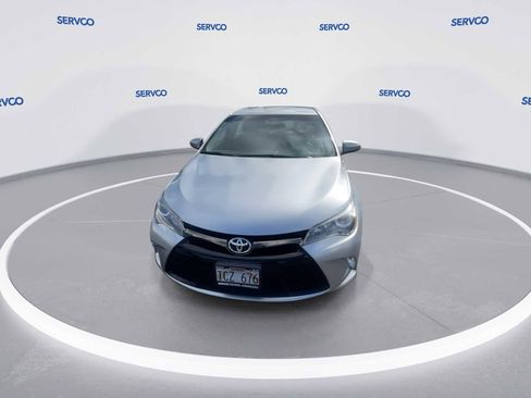 Used 2017 Toyota Camry SE image 3