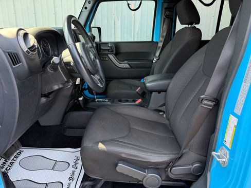 Used 2018 Jeep Wrangler Unlimited Sport S AWD/4WD image 23