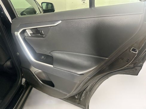 Used 2025 Toyota RAV4 LE AWD/4WD image 27