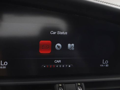 Used 2018 Alfa Romeo Giulia Quadrifoglio w/ Driver Assist Dynamic Package RWD image 30