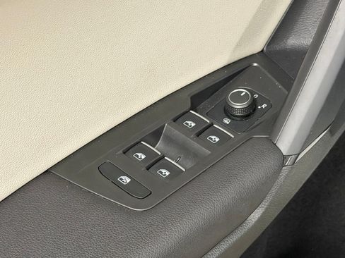 Used 2019 Volkswagen Tiguan SEL Premium R-Line FWD image 38