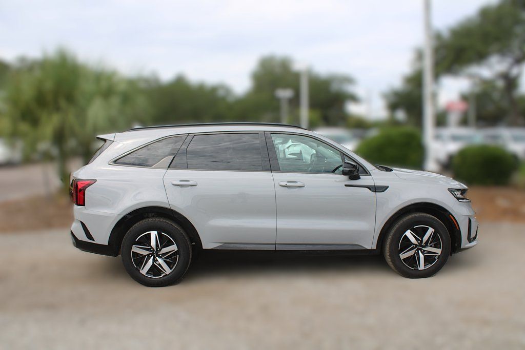 Certified 2023 Kia Sorento EX w/ Panoramic Sunroof Package FWD image 5