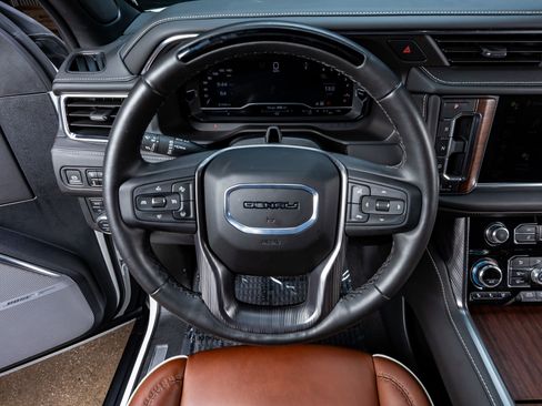 Used 2024 GMC Yukon Denali Ultimate image 19