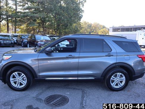 Used 2024 Ford Explorer XLT w/ Equipment Group 202A image 9