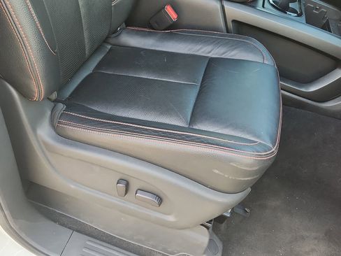 Used 2020 Nissan Titan PRO-4X w/ Pro-4x Convenience Package AWD/4WD image 13