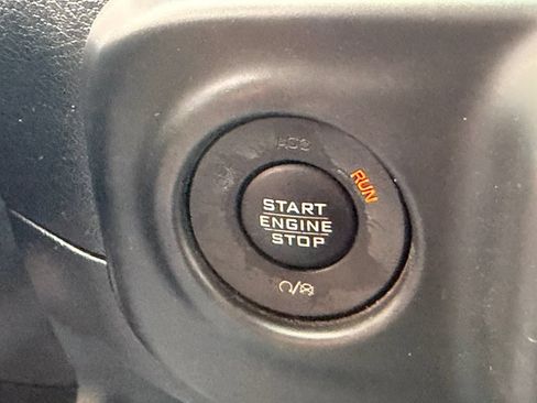 Used 2018 Jeep Wrangler Unlimited Sahara w/ Dual Top Group AWD/4WD image 35