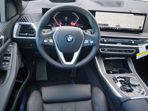 Used 2026 BMW X5 xDrive50e w/ Premium Package image 16